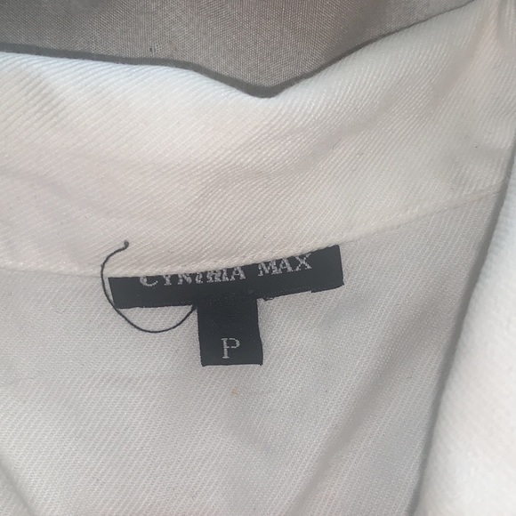 Women’s White flannel top - Picture 2 of 3